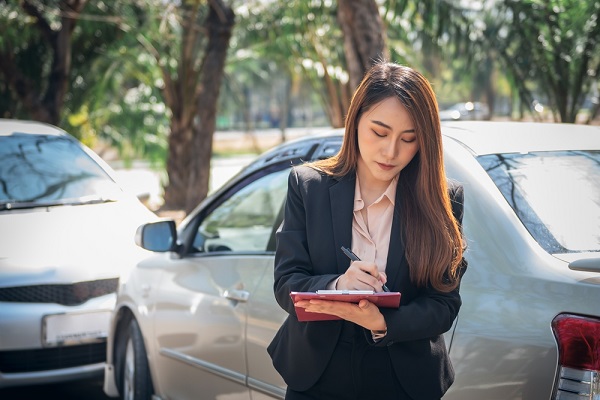 Penghasilan dan Komisi Agen Asuransi Mobil